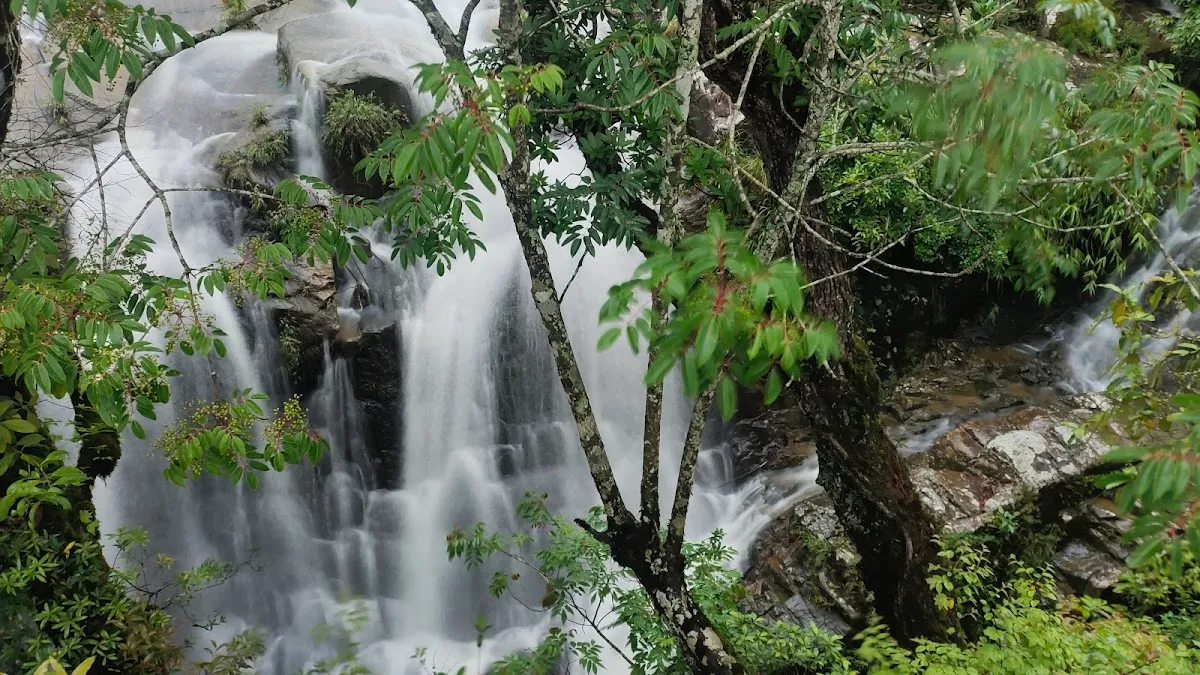TYRSHI WATER FALL - photo 2