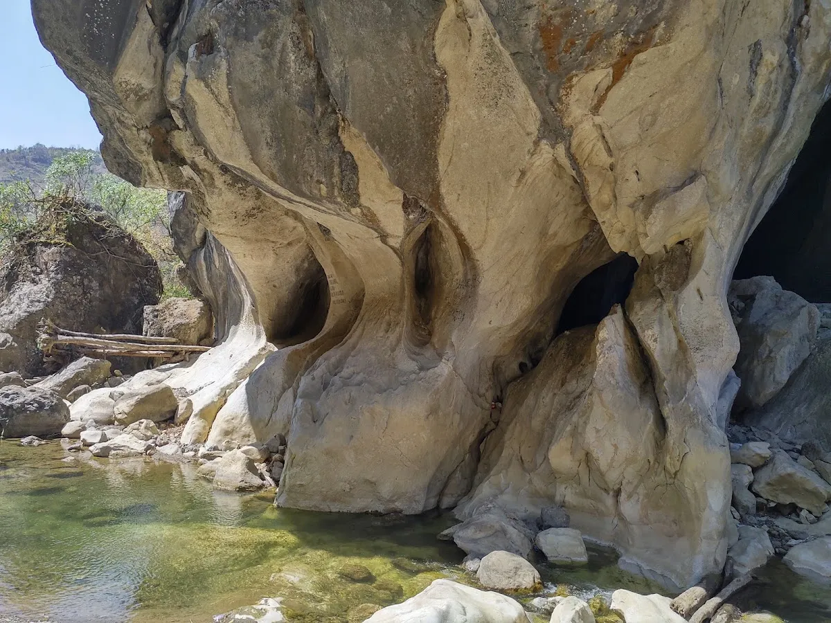 Mova Cave - photo 2