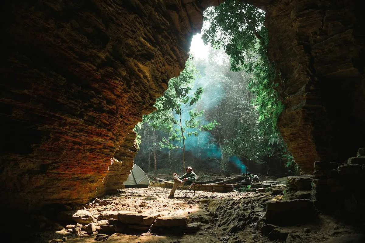 Tharon cave