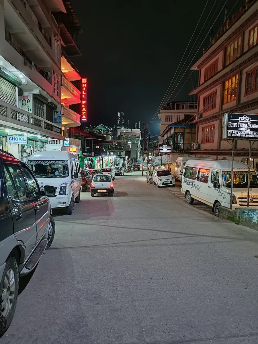 Bomdila Market - photo 3