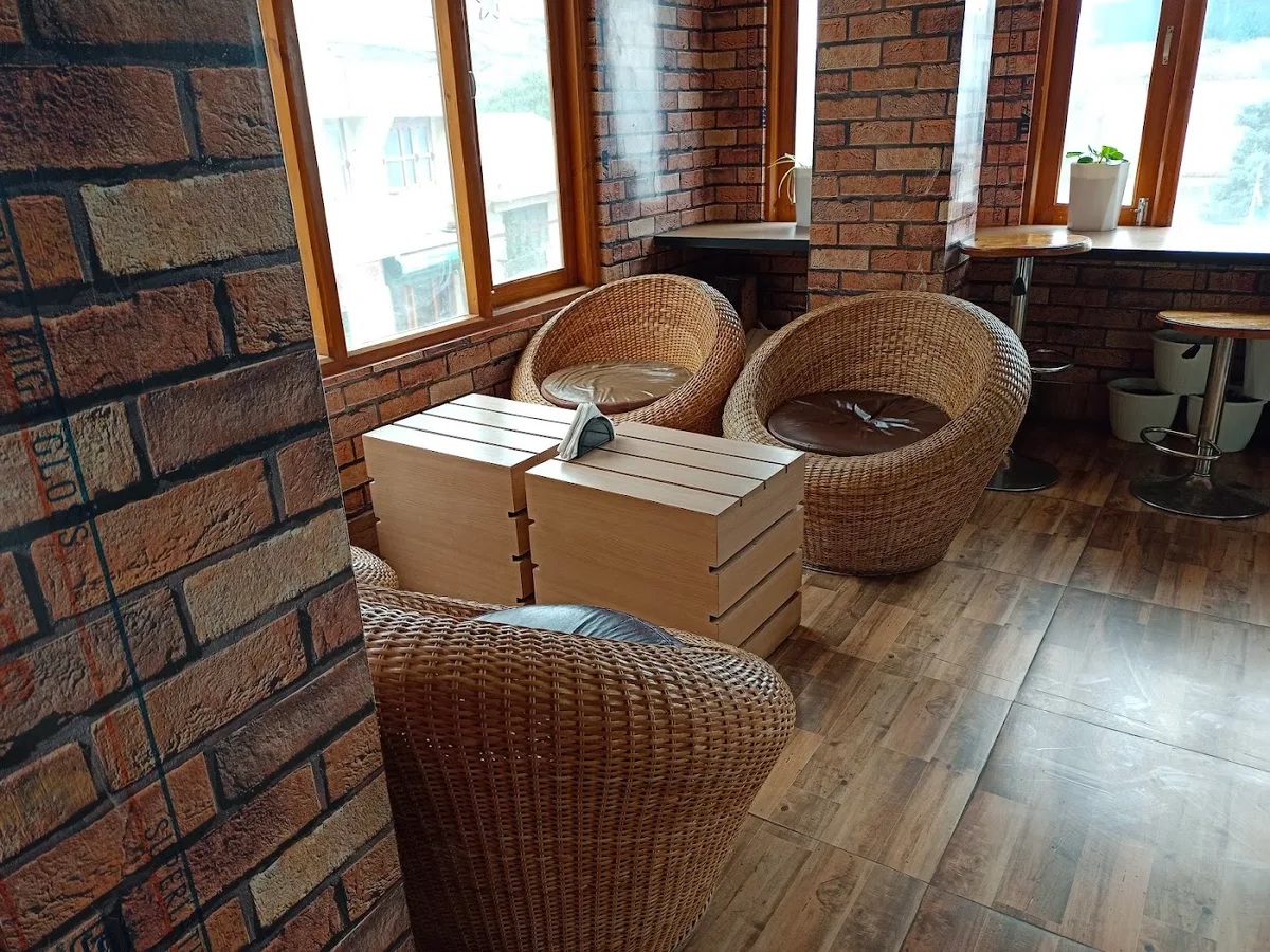 Hilltop Cafe - photo 3