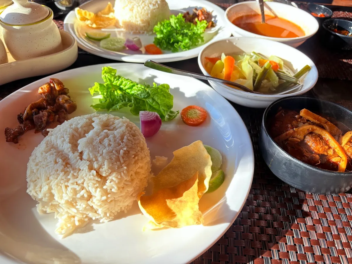 Komu's Kitchen - photo 2