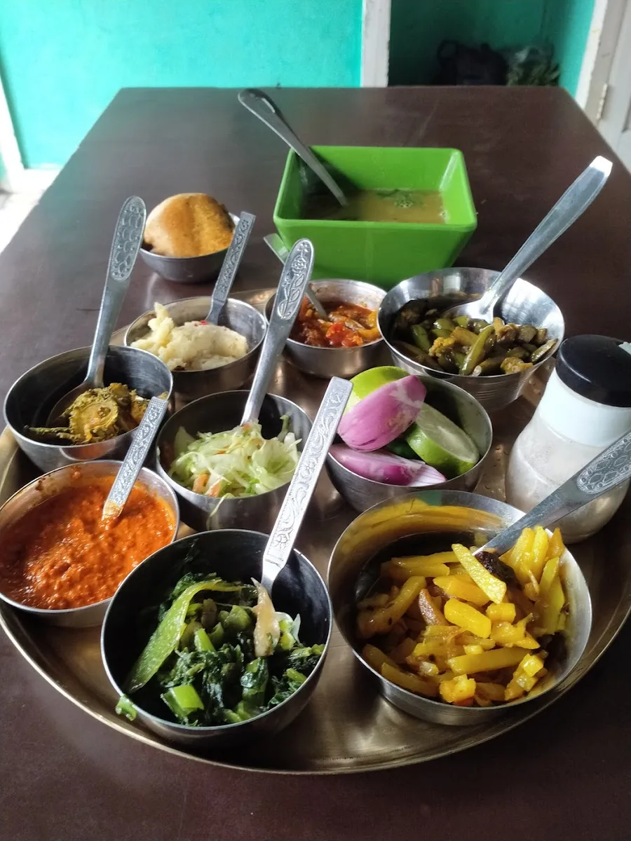 L. K. Restaurant - Bomdila