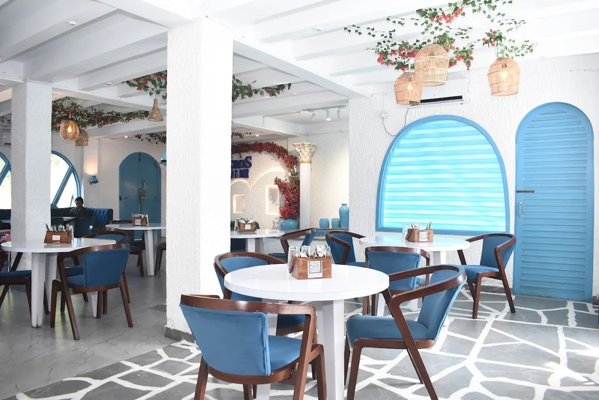 Cn Theros Restro & Bar - photo 3
