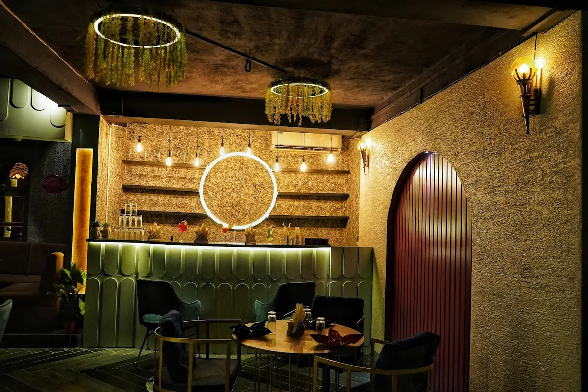 Moody Bliss Restaurant & Lounge - Pasighat