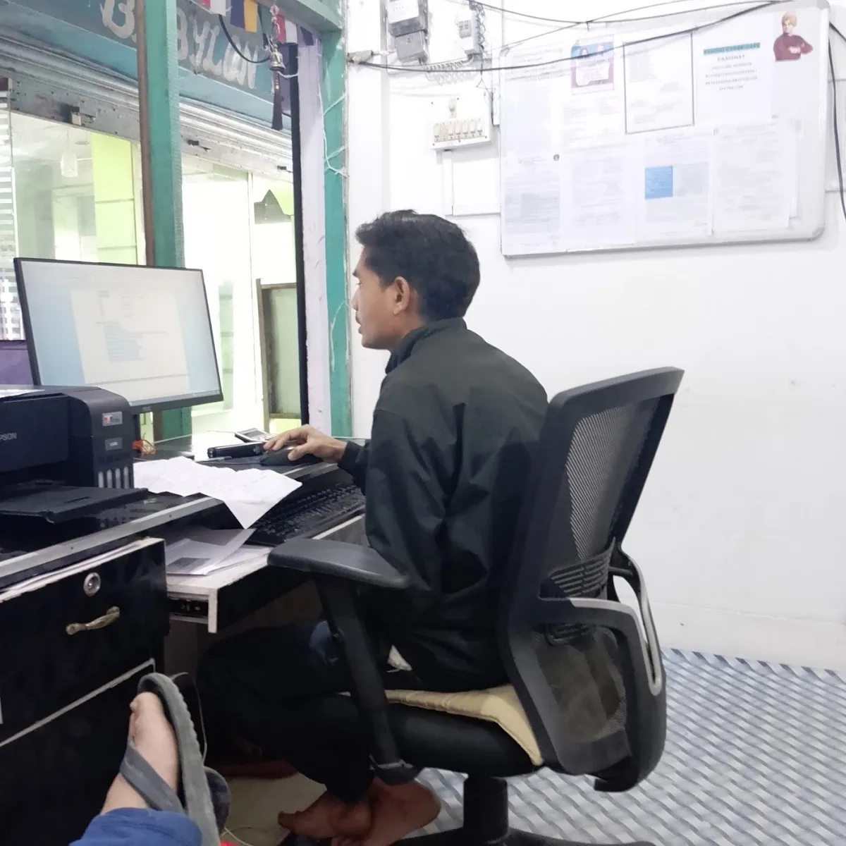Yangki cyber cafe - photo 3