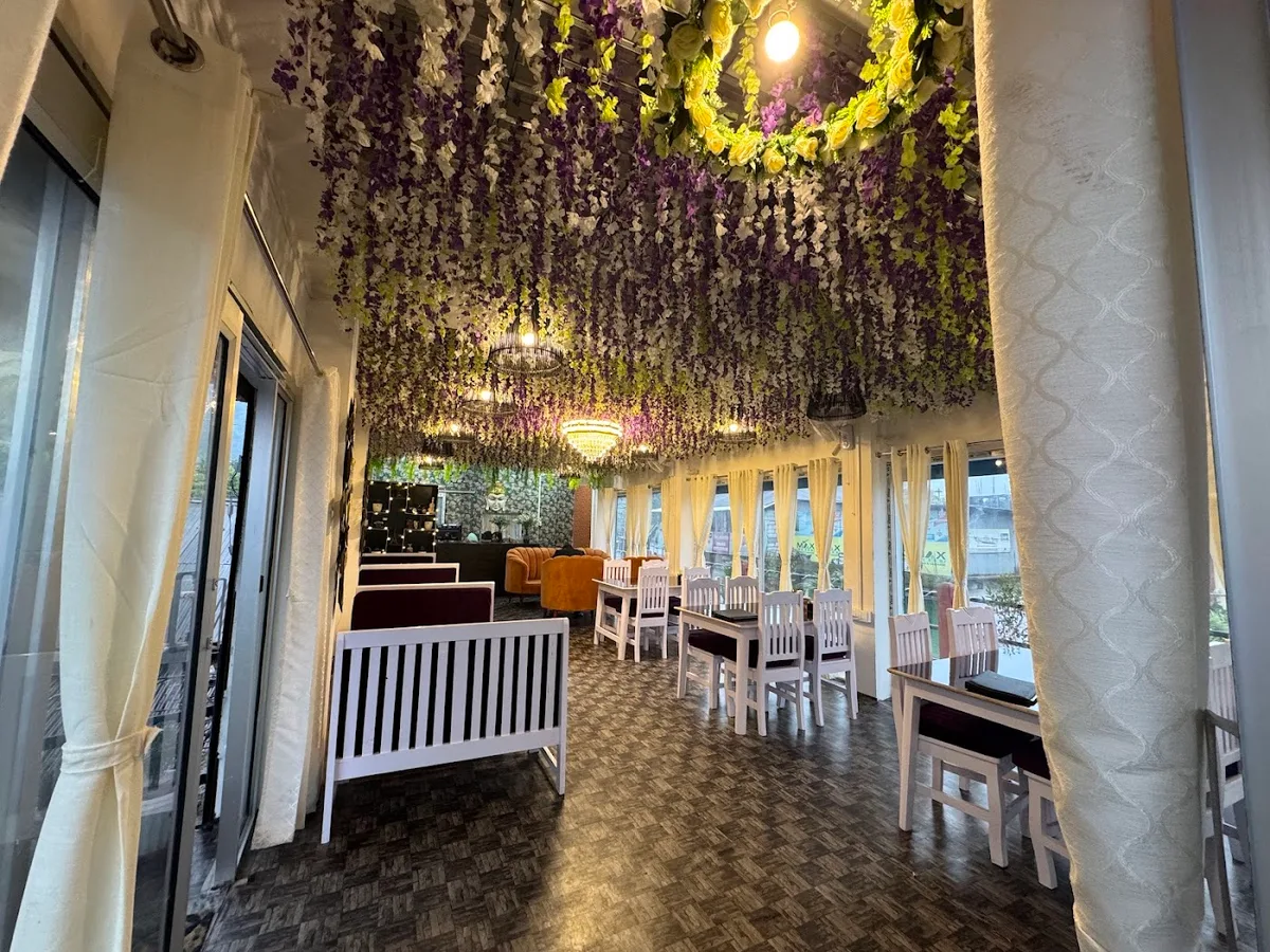Wisteria The Restro - Roing