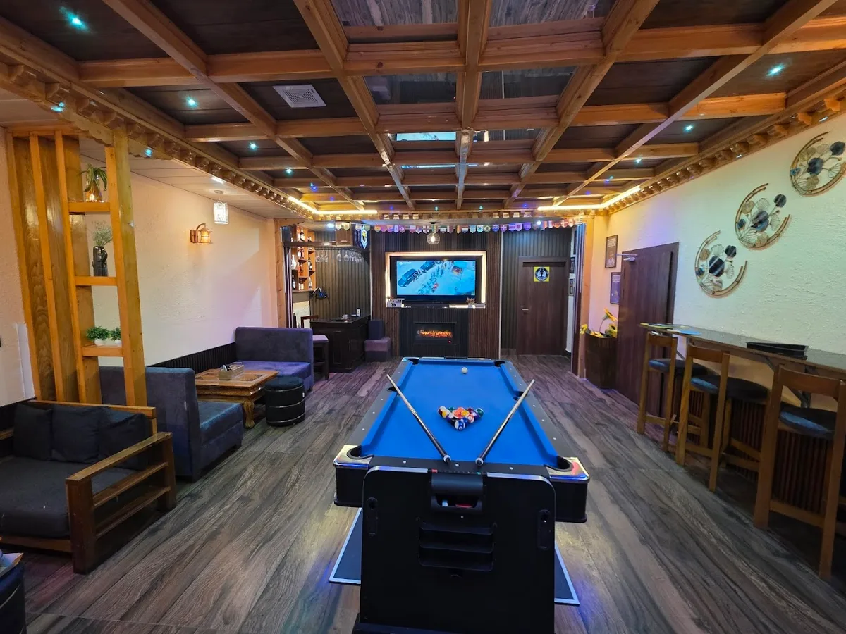 Nirvana Restobar Karaoke - Tawang