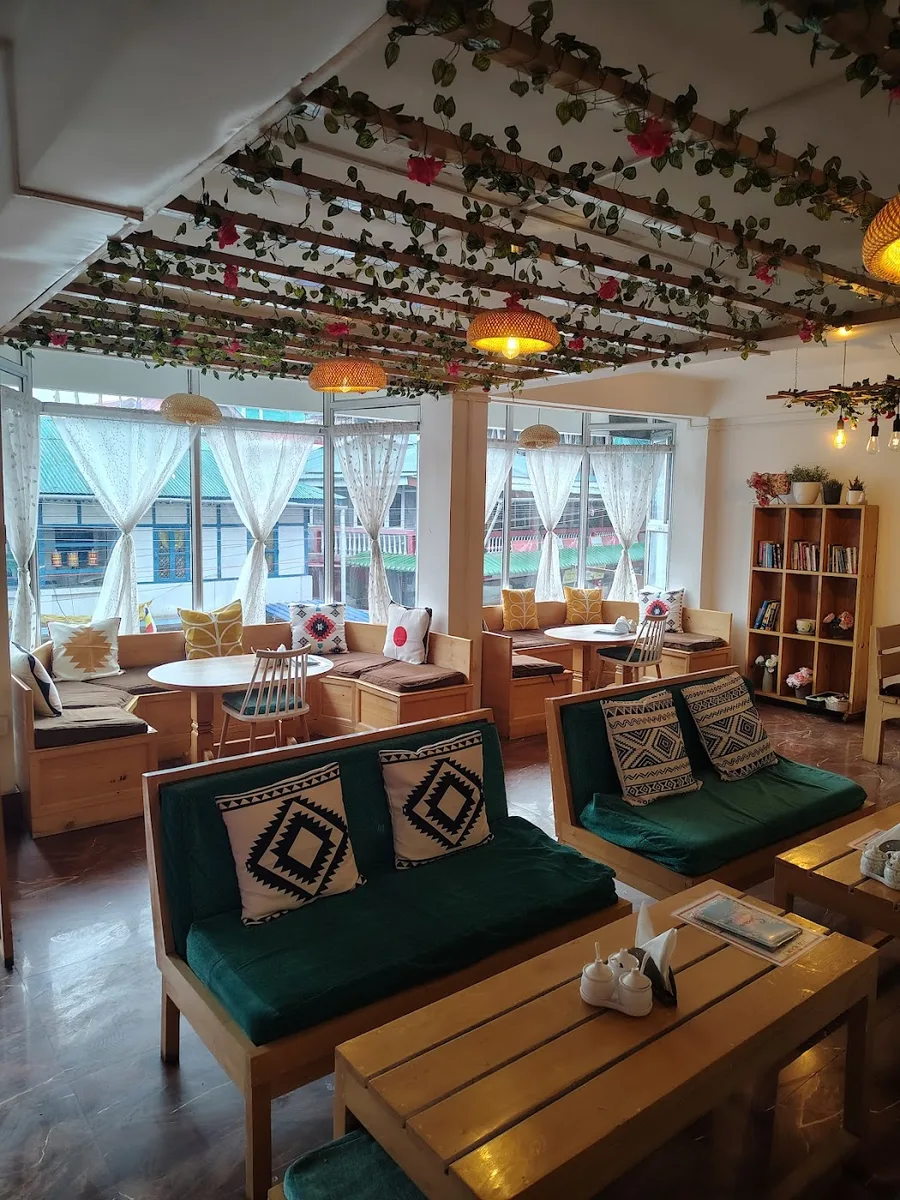 Soinam's House Of Cakes (Cafe and Restaurent) - photo 3