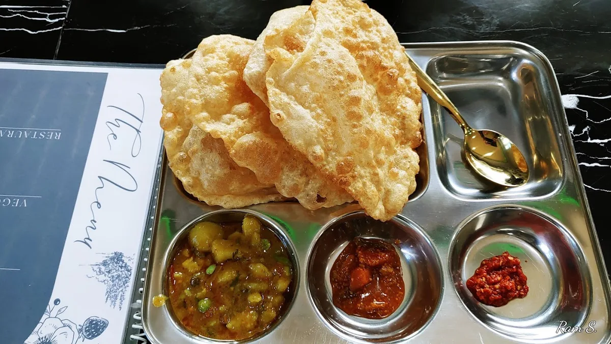 The Veggies Restaurant & Sweets - photo 2