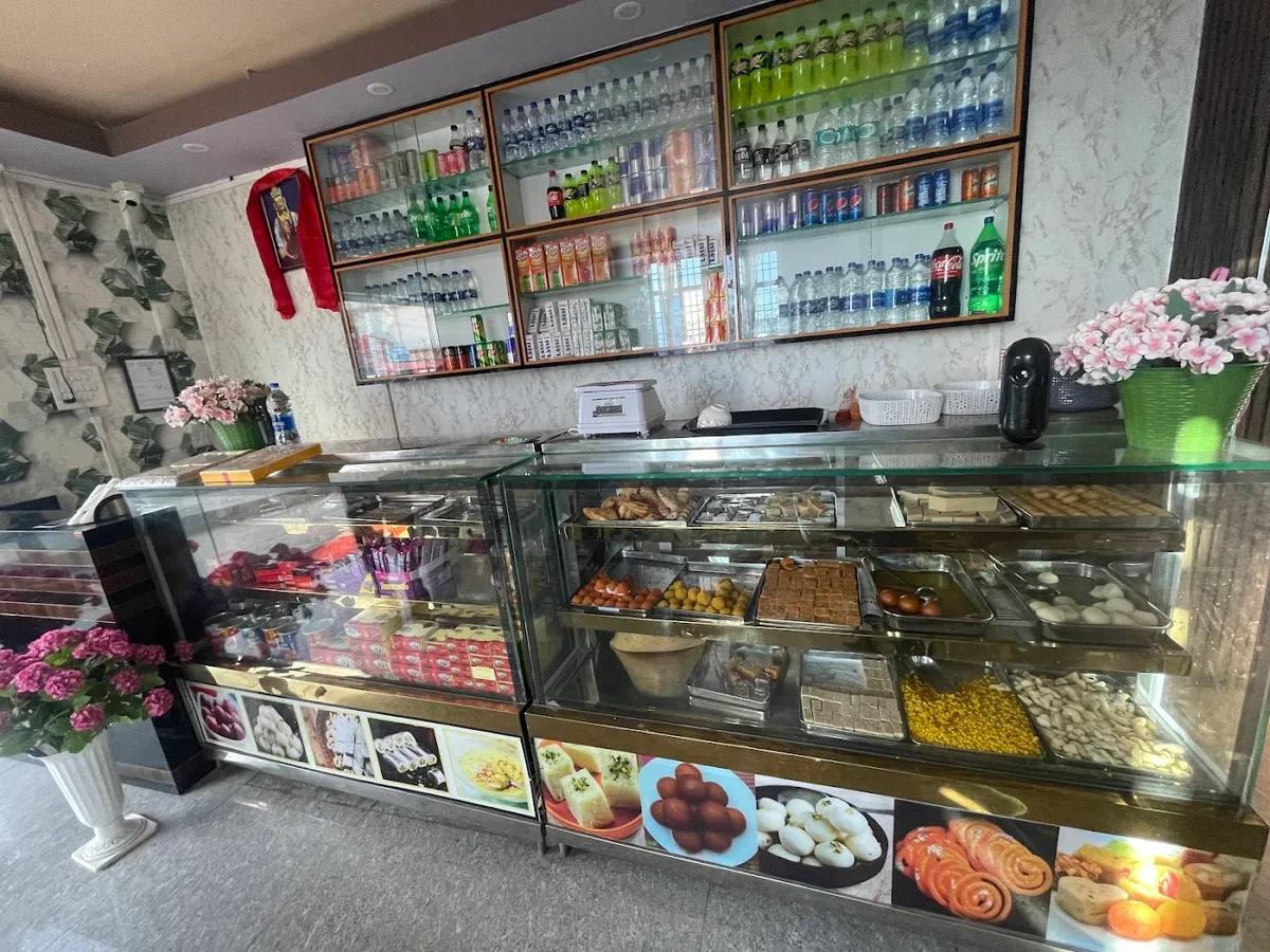The Veggies Restaurant & Sweets - photo 3