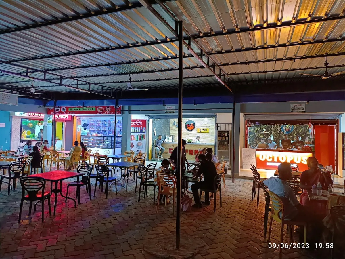 HQ Food Court - Ziro