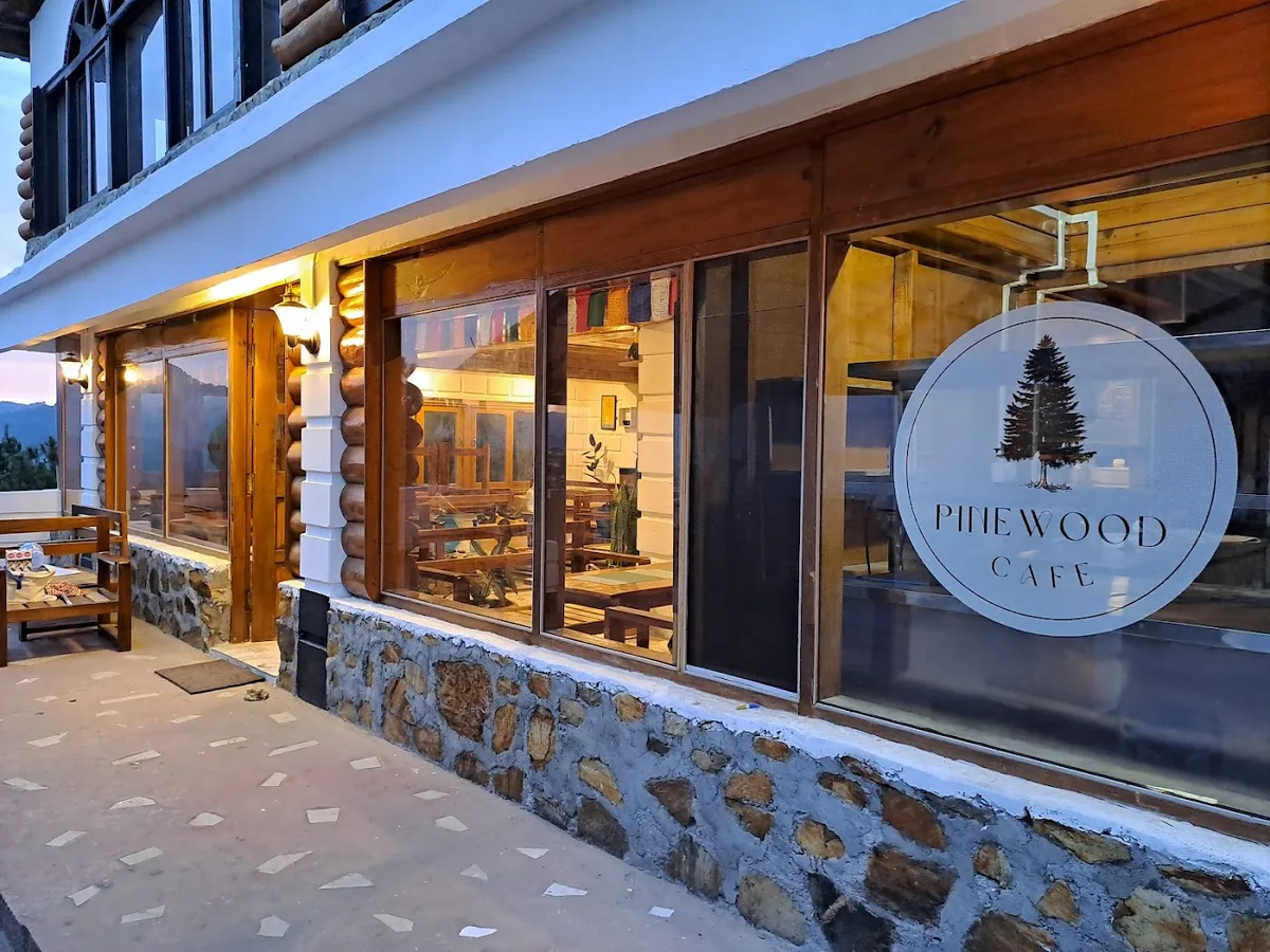 Pinewood cafe - Ziro