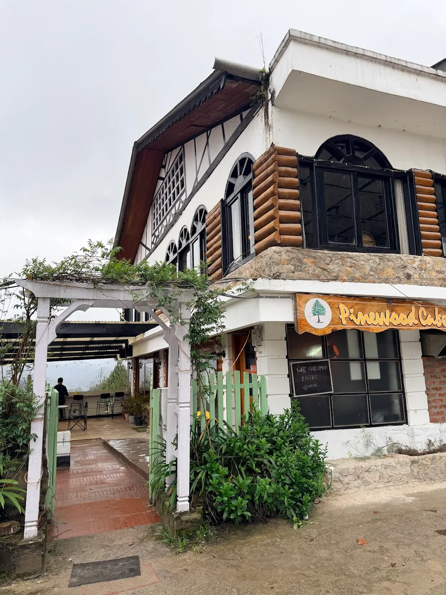 Pinewood cafe - photo 3