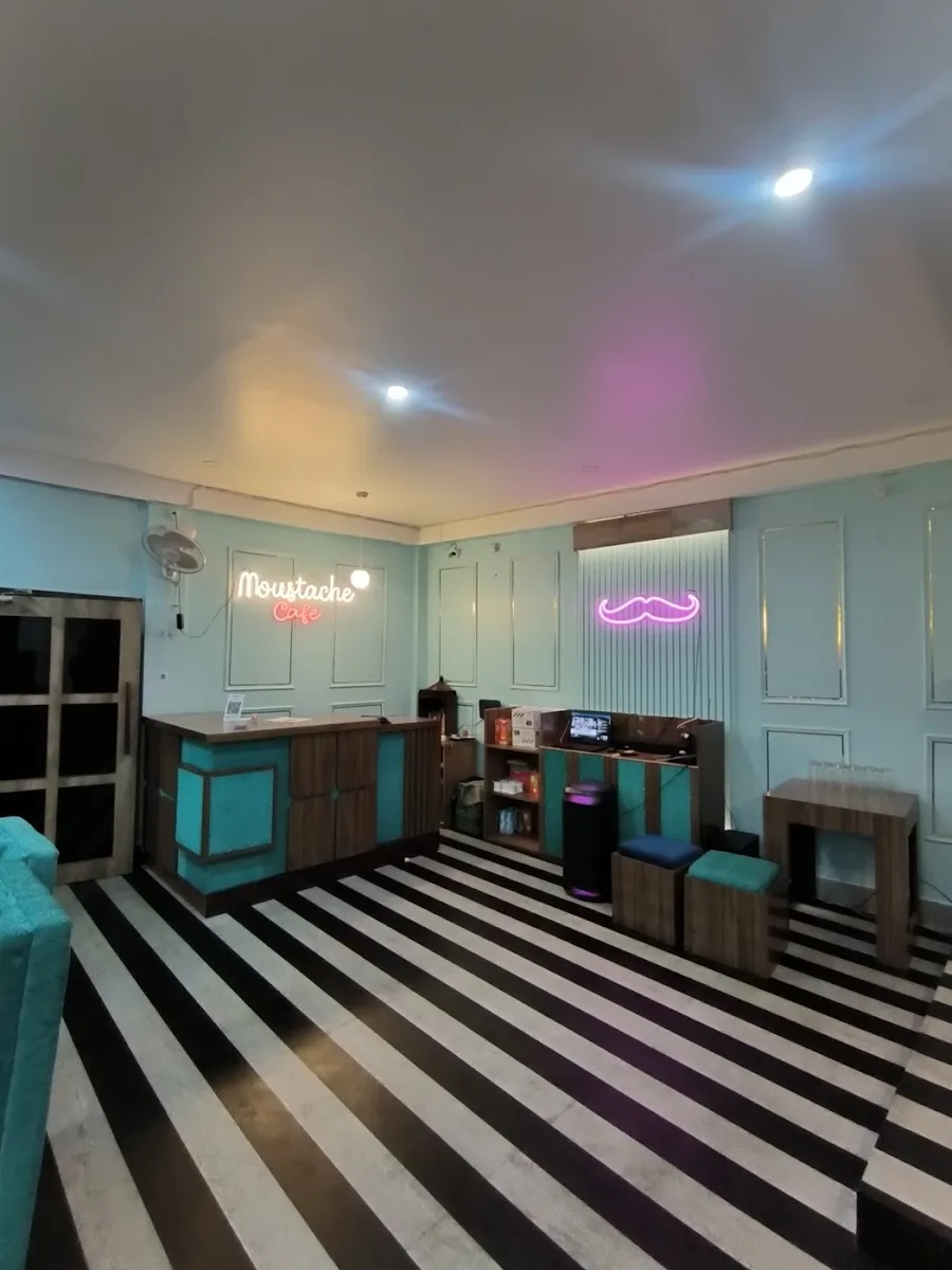 Moustache Cafe - photo 3