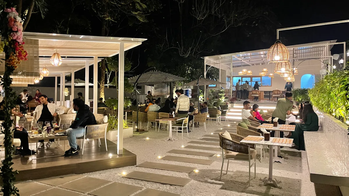 Bagan: Poolside Cafe - Guwahati