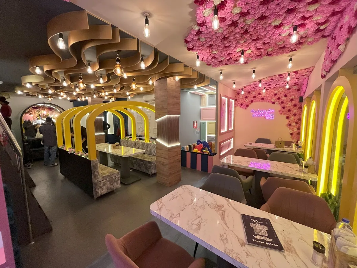 Fusion Asiana Restaurant & Cafe - photo 3