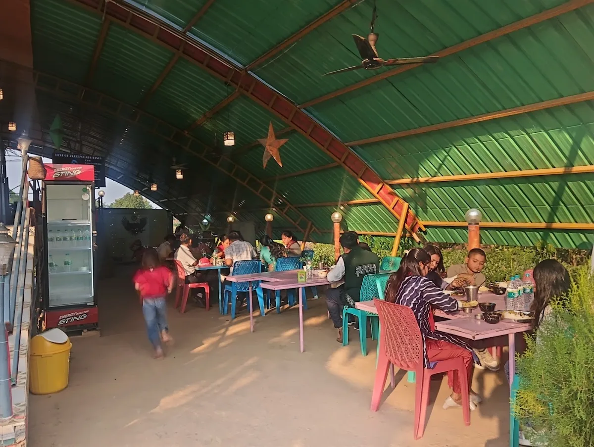 Amritop Food Hub - photo 3