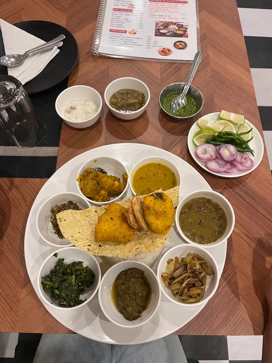 Diffolu Restaurant - photo 2