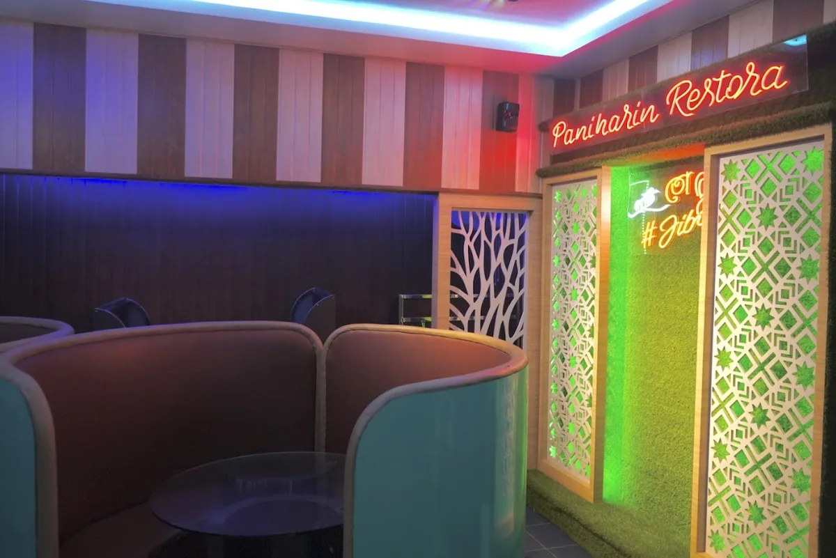 Paniharin Restaurant - photo 3
