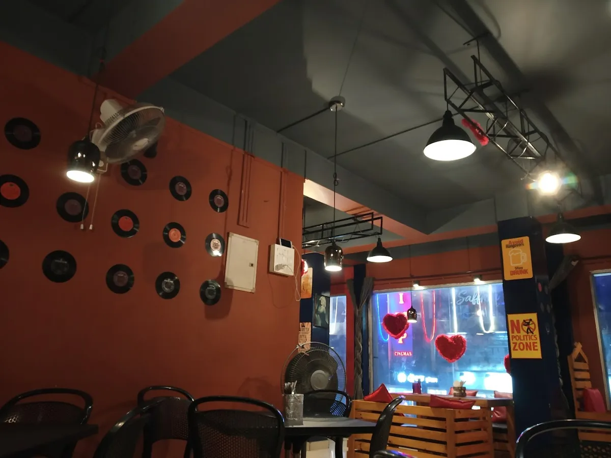 Cafe Woodbox 2.0 (Main Road Branch) - photo 3