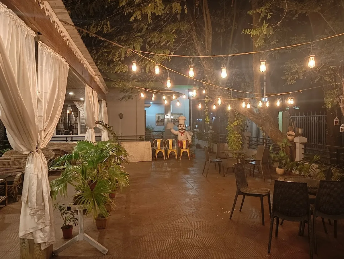 Lake house cafe - photo 3