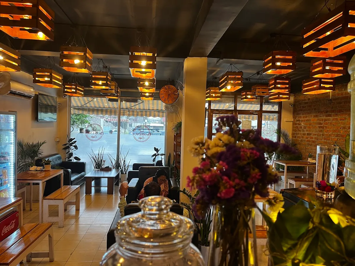 De Avenue Cafe - Imphal