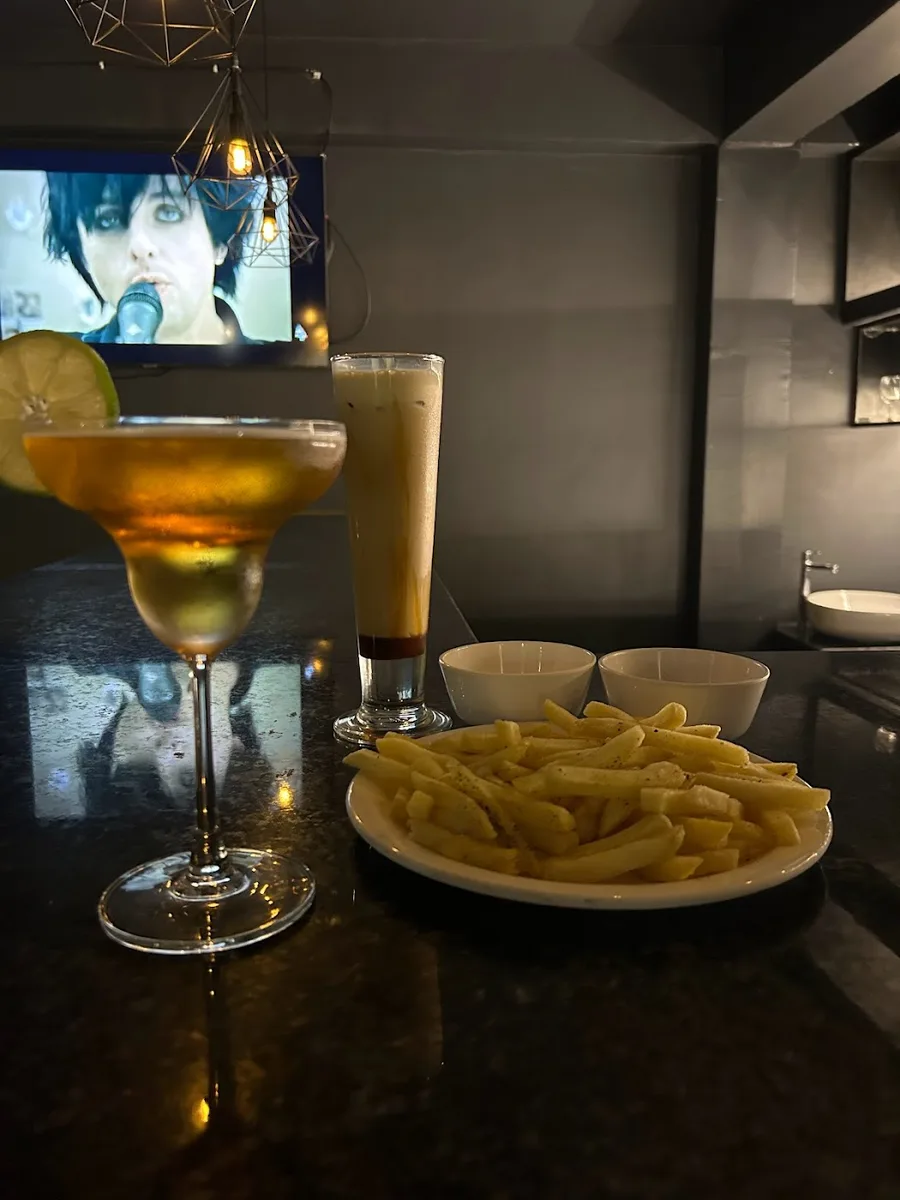 6mile Cafe - photo 2
