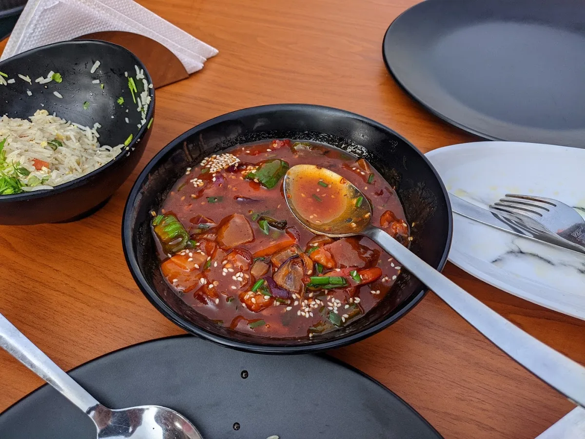Hangout Restaurant - photo 2