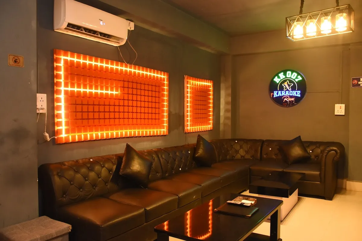Kk007 cafe karaoke - Loktak Lake