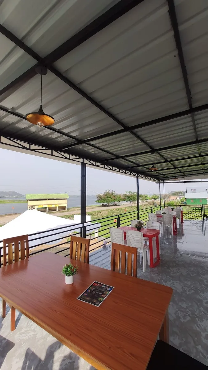 Laketo cafe - Loktak Lake
