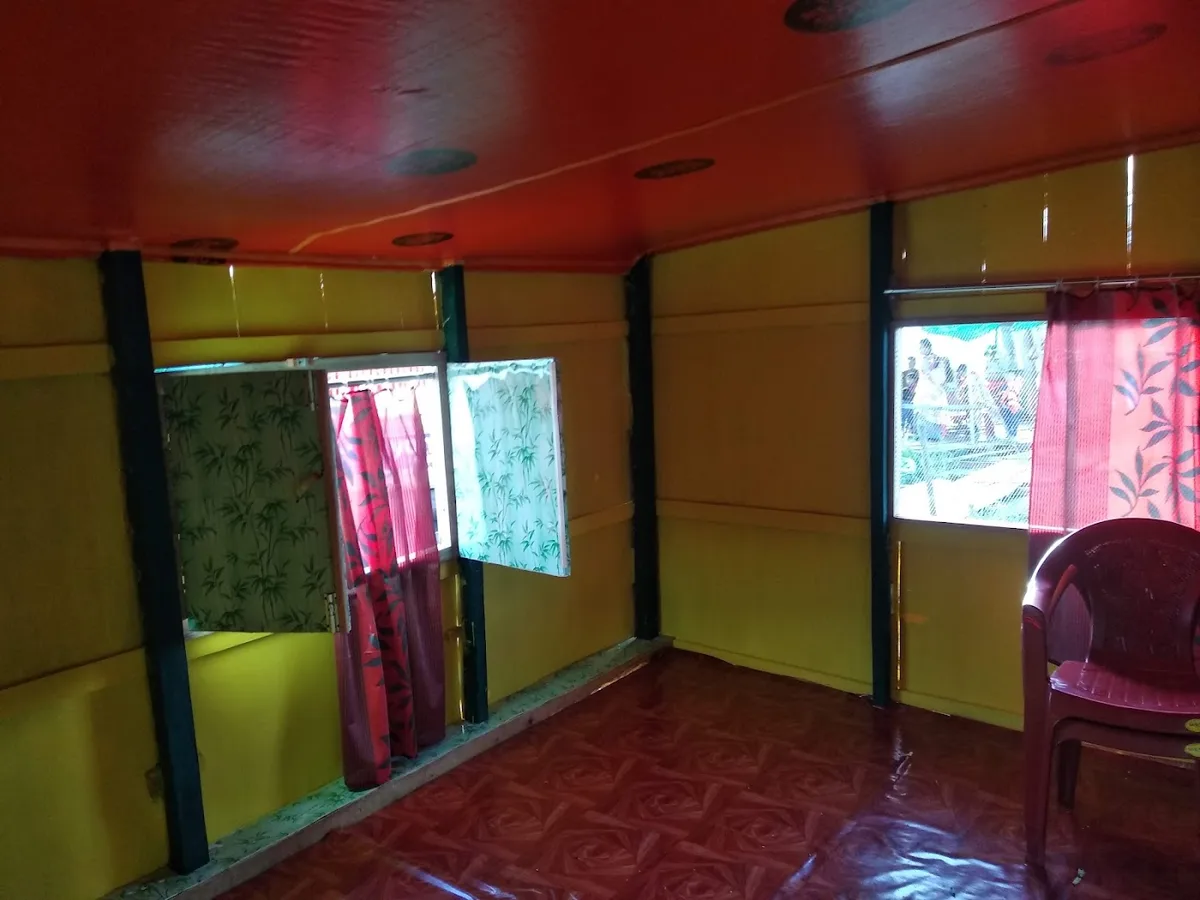 Loktak Floating Resturant - photo 2