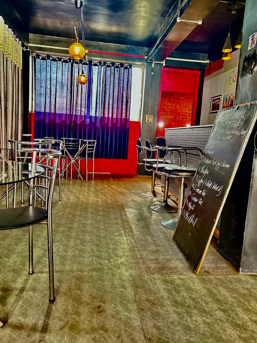 Mazui Cafe - photo 2