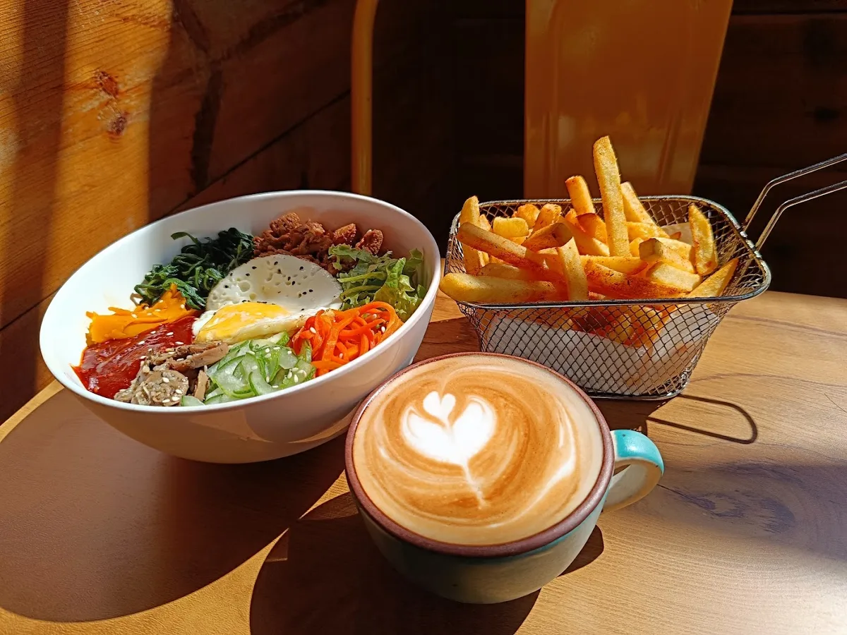 reiko's cafe - photo 2