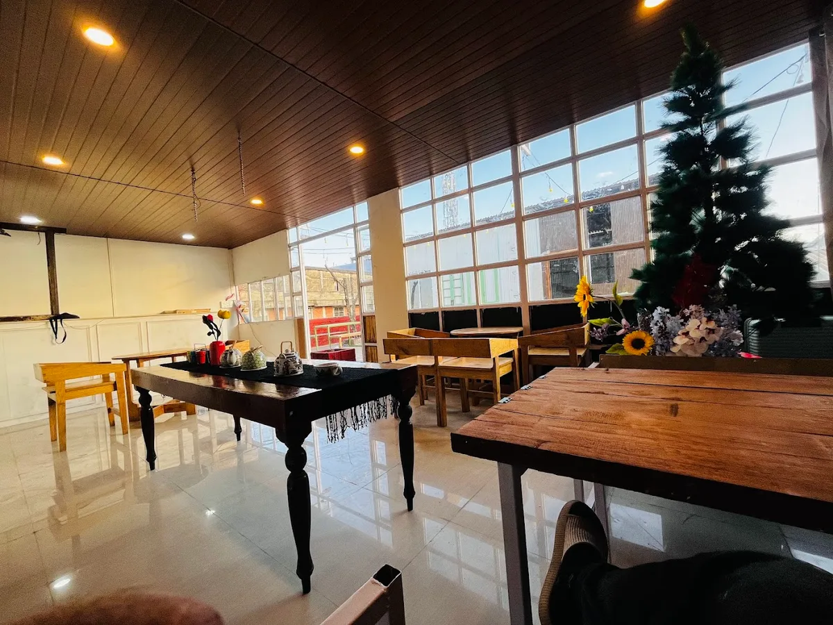 YUK TEA BOUTIQUE - photo 2