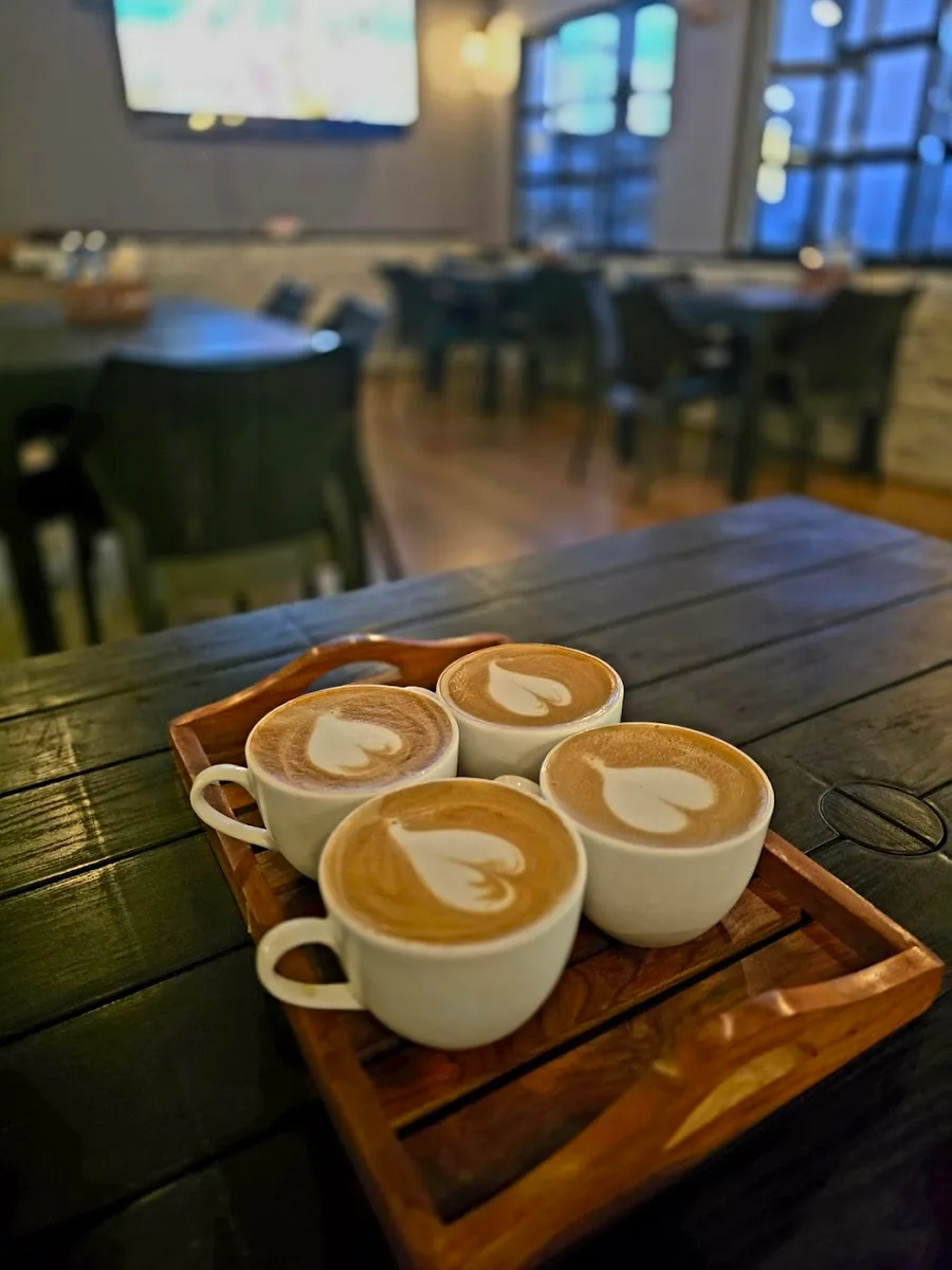 THE HILLS CAFE - photo 2