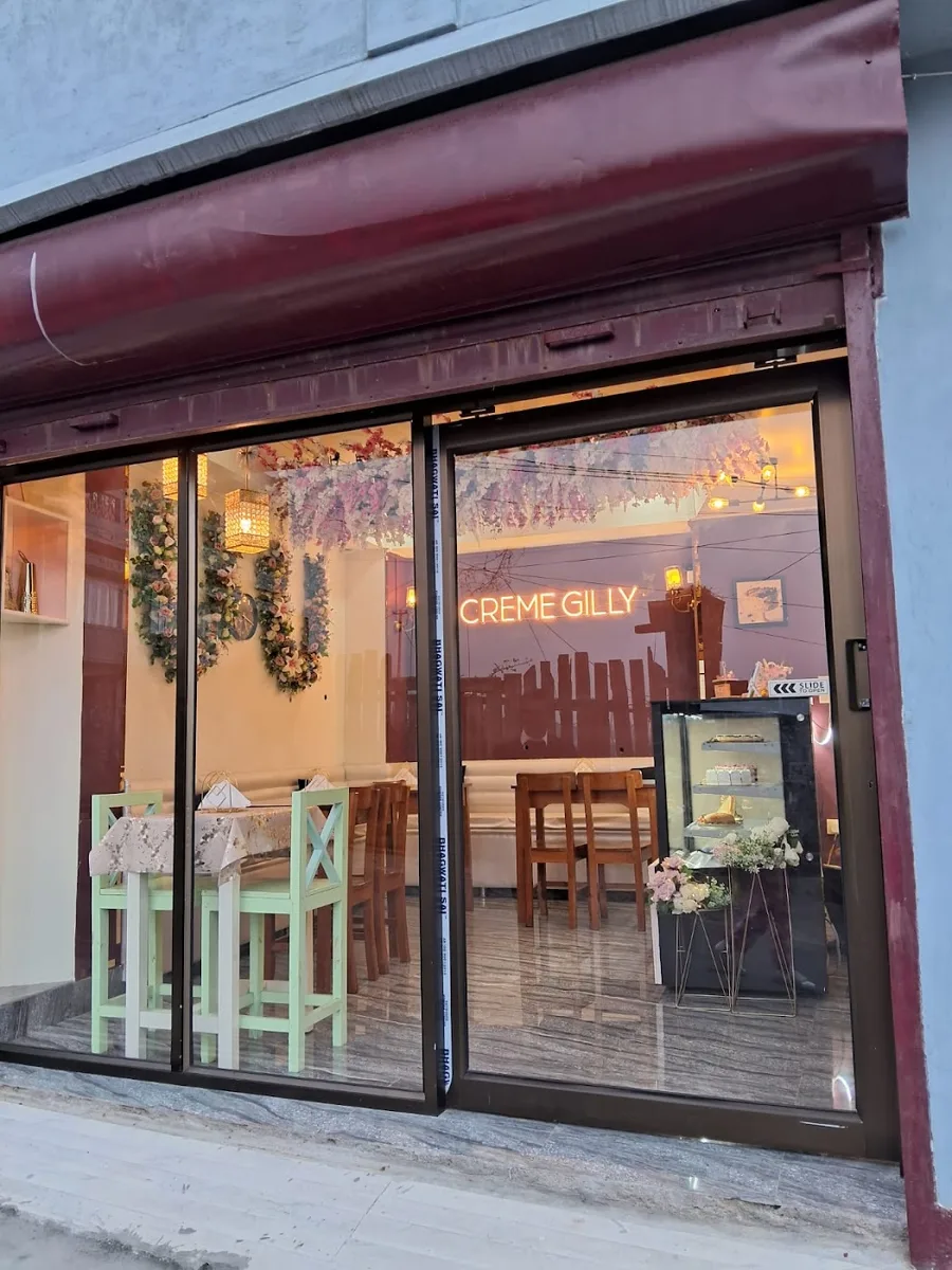 Creme Gilly - A Cafe - Jowai