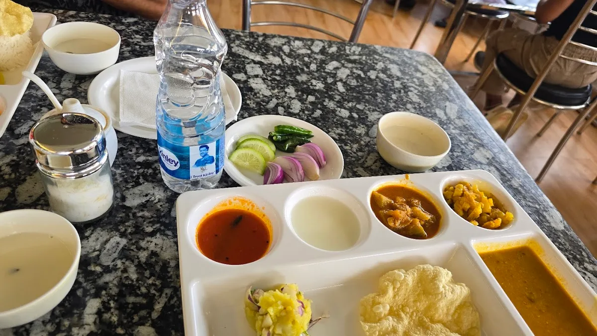 Pine leaf restaurant - photo 3