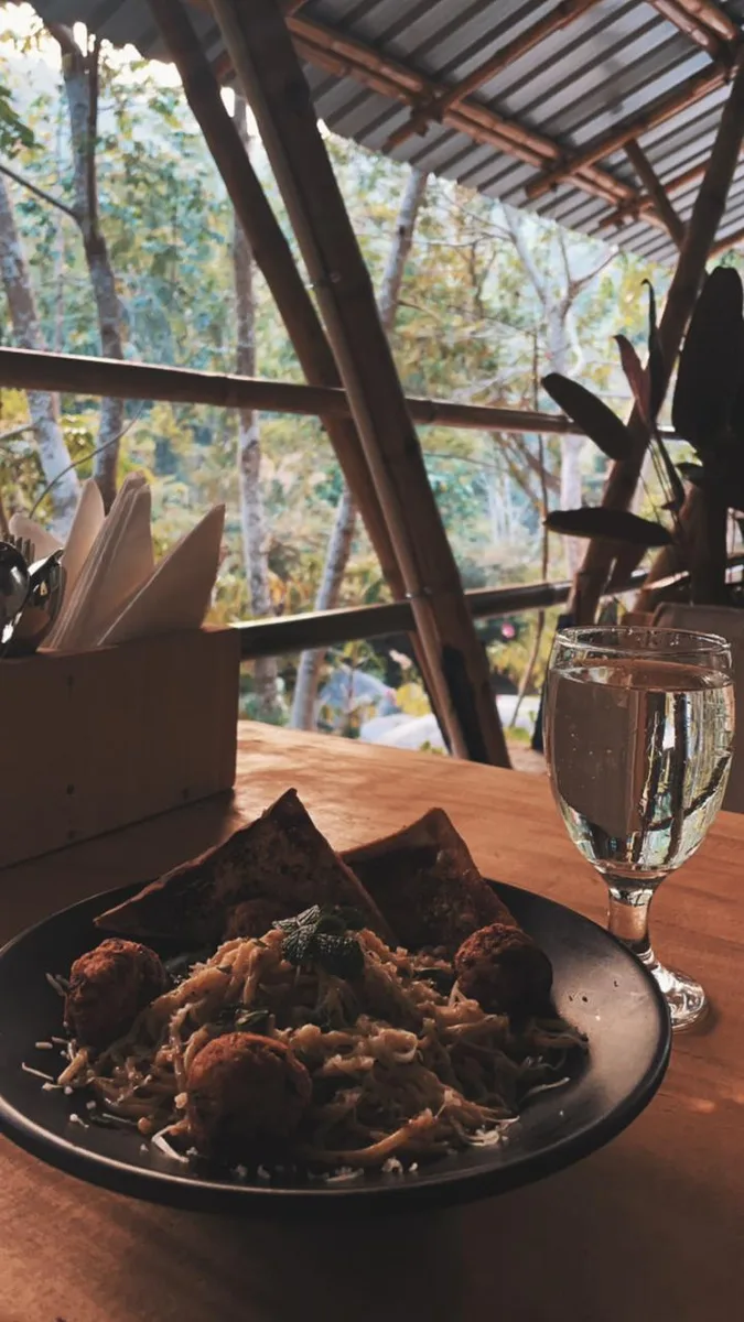 The River Stone Bistro & Homestay - photo 2
