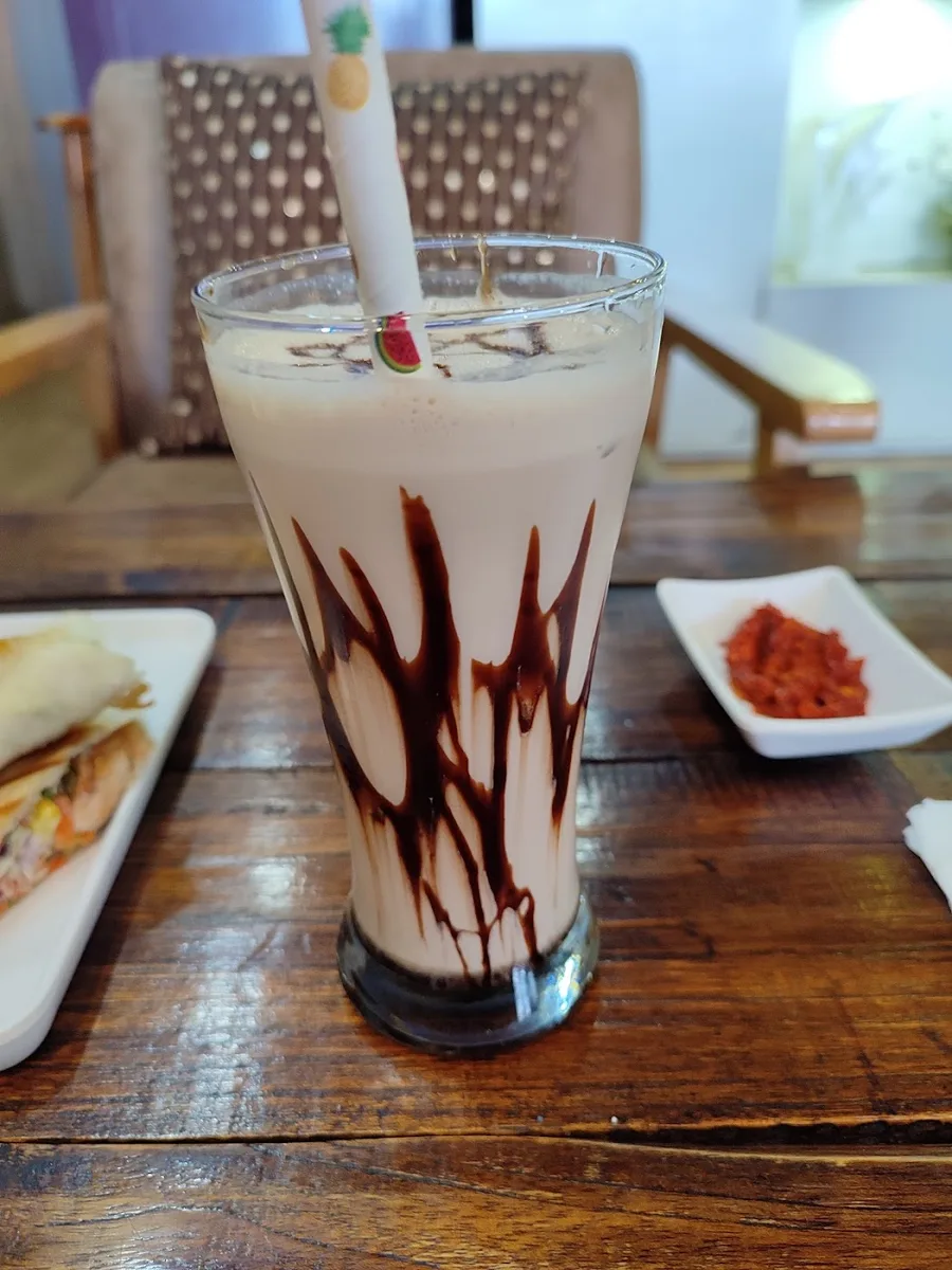 Coco's Cafe - photo 2