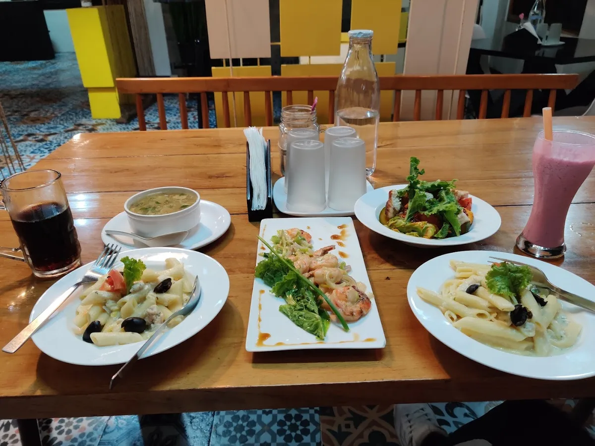 West Cafe - photo 3