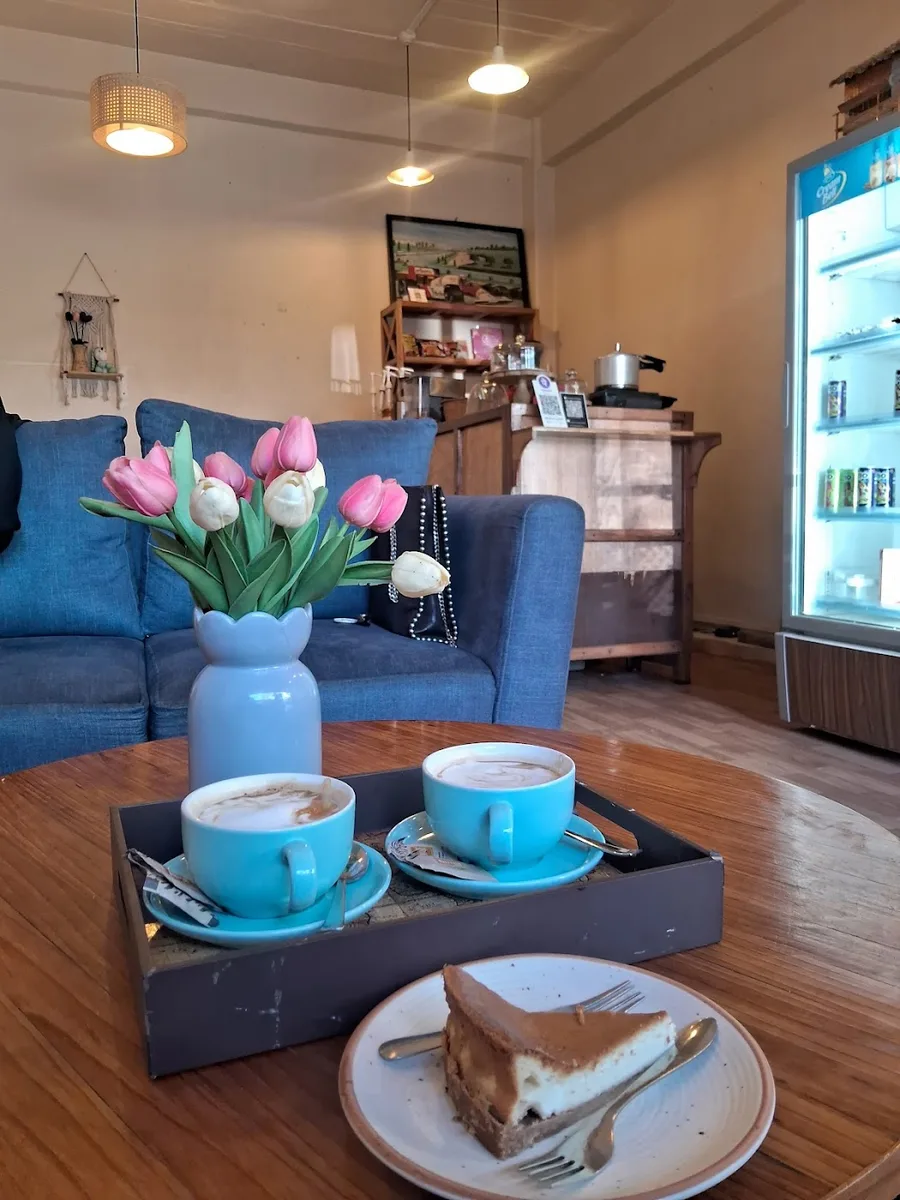 M & M Cafe - Champhai