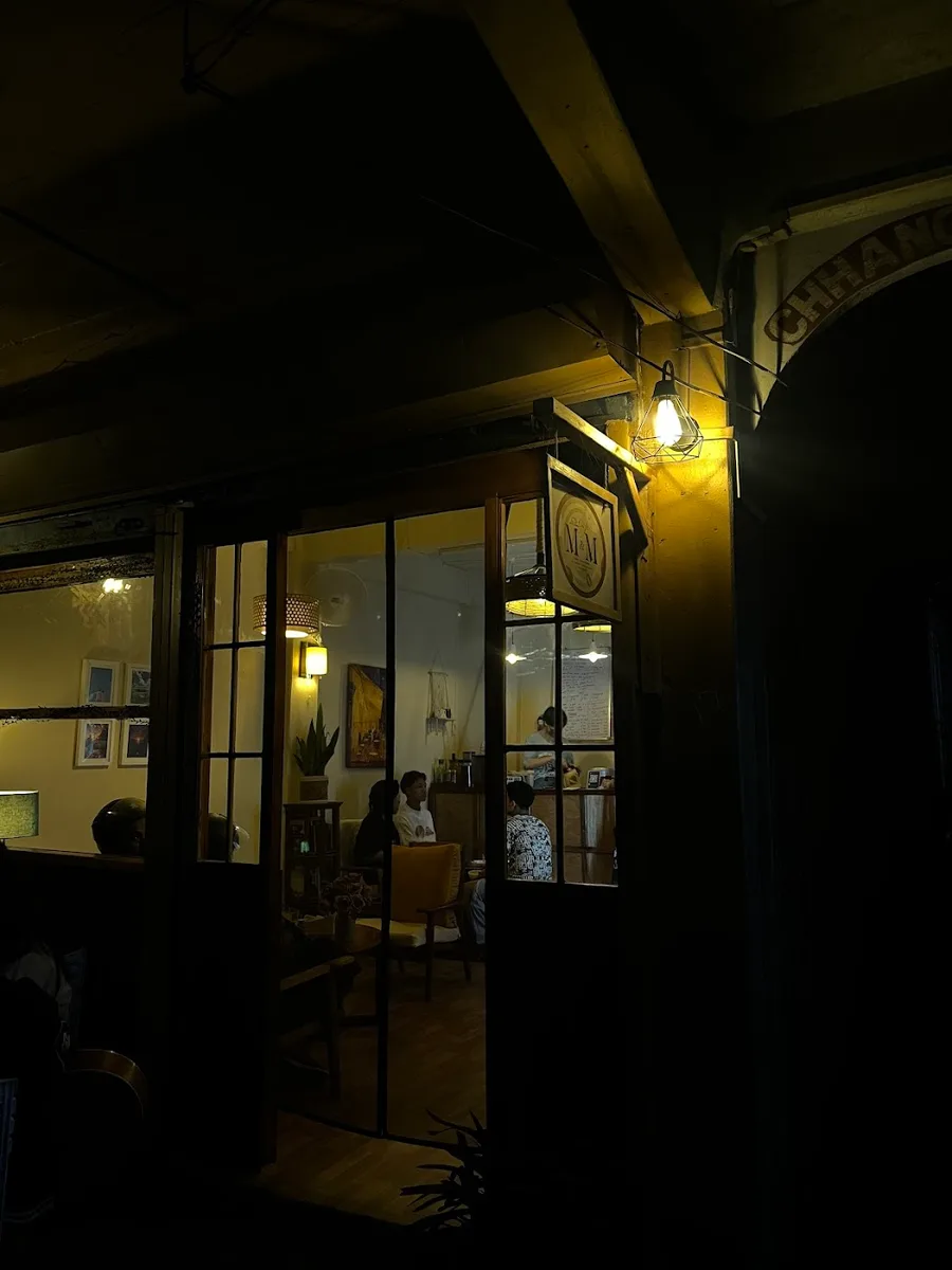 M & M Cafe - photo 3