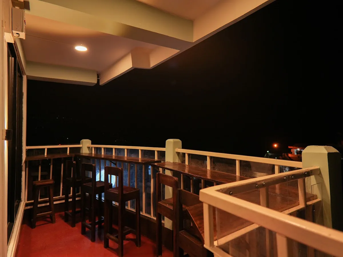 The Tin Roof Cafe - Kohima