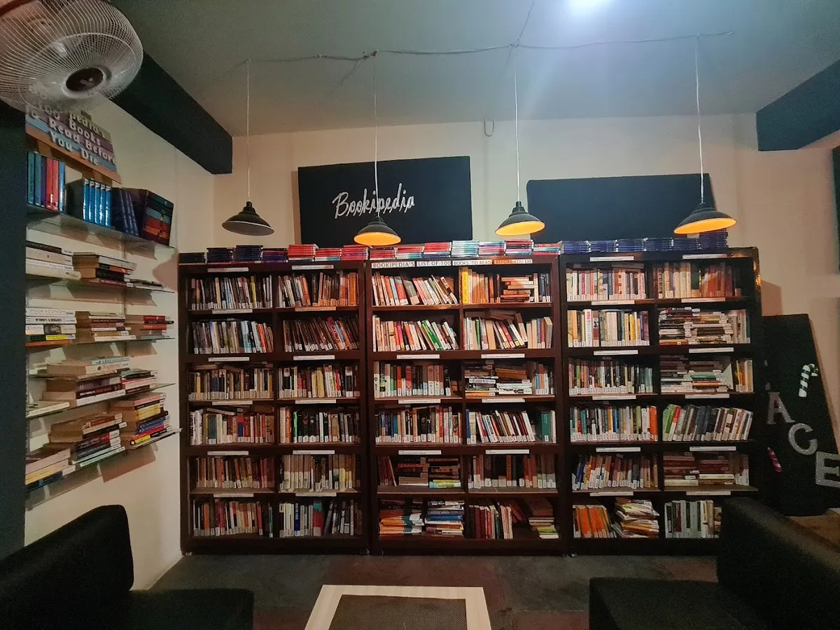 The Urban Hub Cafe - photo 3