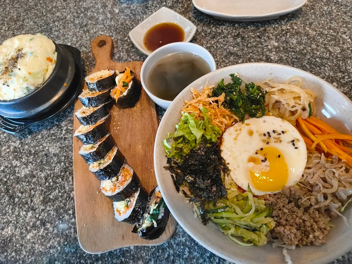 Korean Uncle's Cafe - photo 3