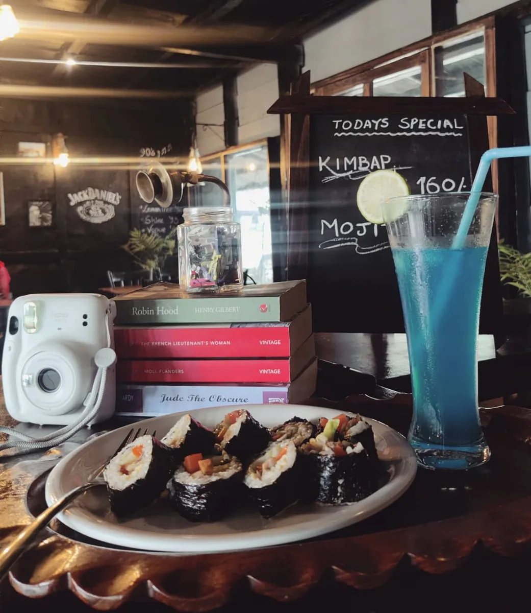 60s Retro Café - photo 2