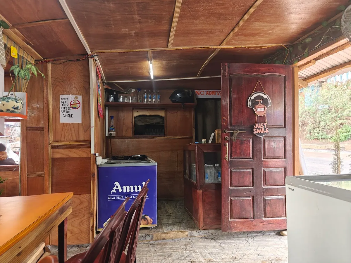 The Roadies cafe - photo 2