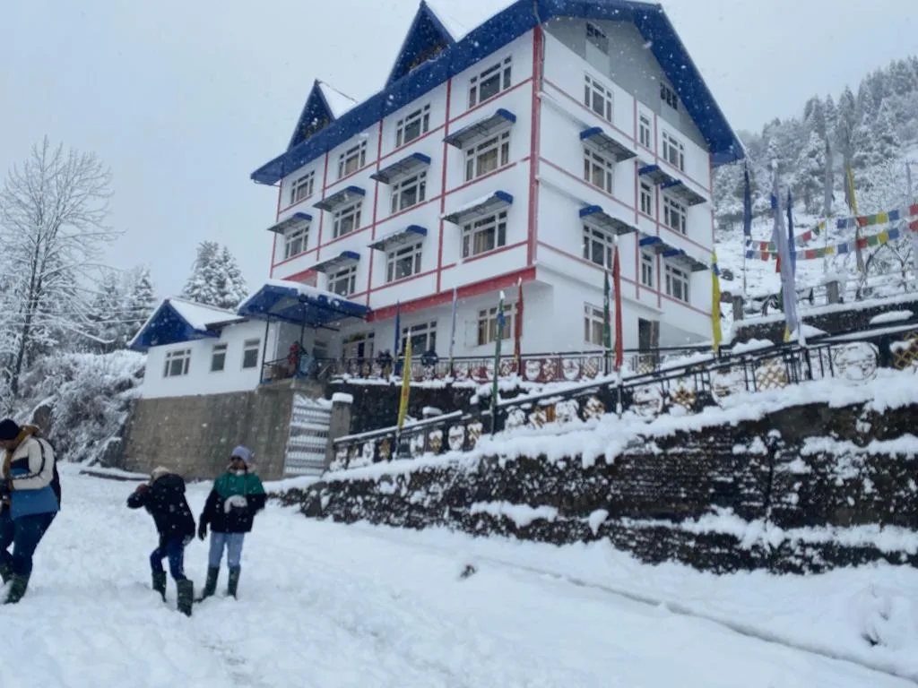 Hotel Lachung Eyes - photo 3