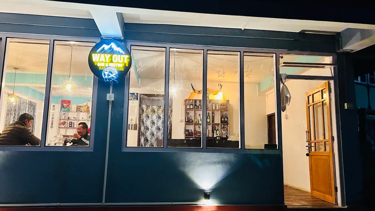 Way Out bar - Lachung